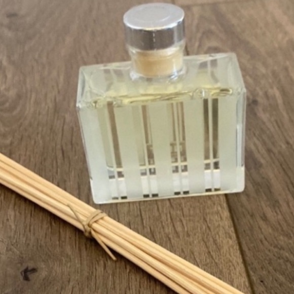 Nest New York grapefruit petite room diffuser 1.3 ounce sealed no box - Picture 1 of 4